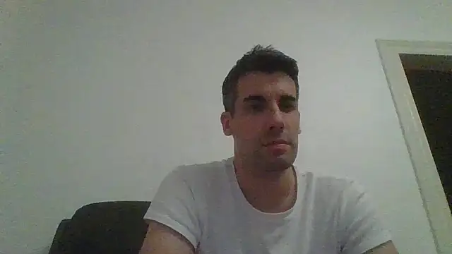 Snapshot of JulioIsHere4you chatting on 09-13-25, 12:21 JulioIsHere4you online show from 09-13-25, 12:21