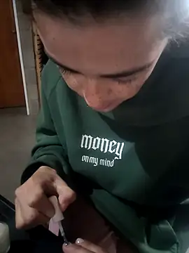 Almendrasexy online show from 10-27-25, 06:20