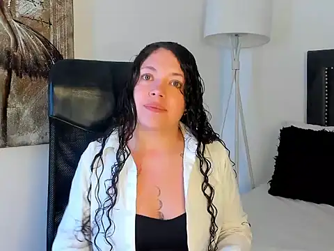 Snapshot of RubyStrong chatting on 02-15-26, 11:42 RubyStrong online show from 02-15-26, 11:42