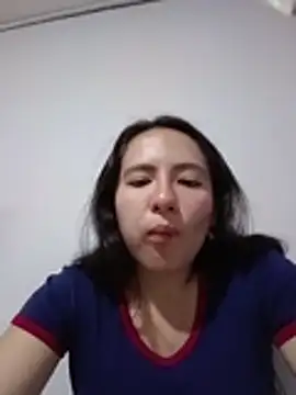 Bella Sumers online show from 04-28-26, 06:12