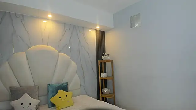 Bella Sumers online show from 07-10-26, 03:45
