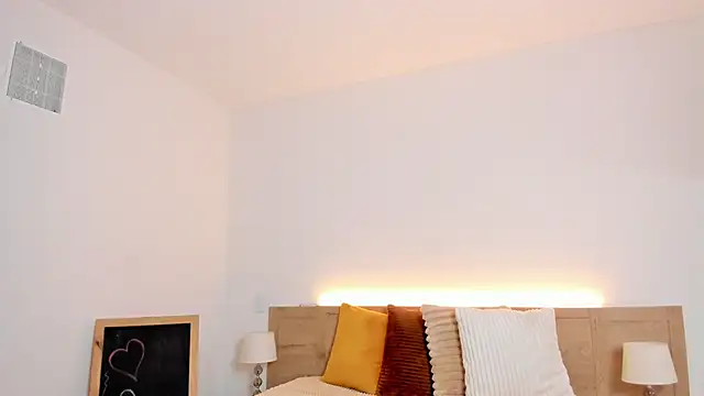Bella Sumers online show from 06-05-26, 06:46