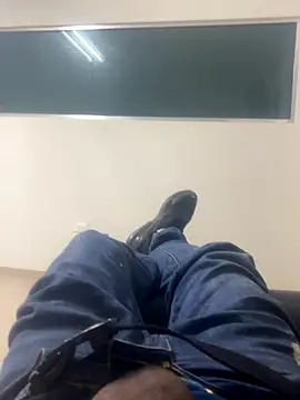 Chico031289 online show from 11-05-25, 09:18