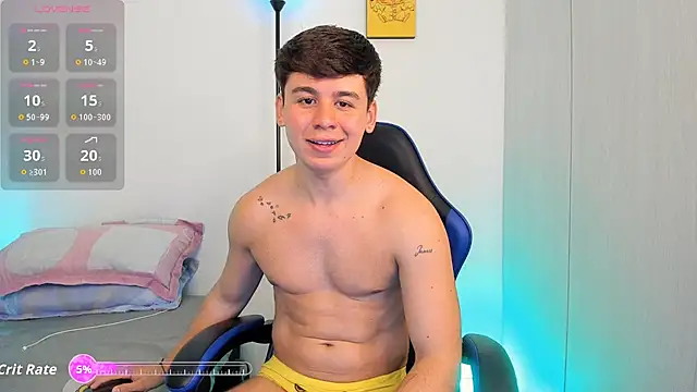 Snapshot of Gingertwink_n chatting on 07-14-26, 01:38 Gingertwink n online show from 07-14-26, 01:38