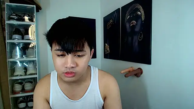 Snapshot of KentAivan chatting on 10-07-25, 05:25 KentAivan online show from 10-07-25, 05:25