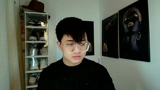 Snapshot of KentAivan chatting on 10-13-25, 09:27 KentAivan online show from 10-13-25, 09:27