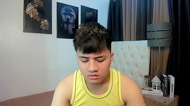 Snapshot of KentAivan chatting on 09-11-25, 04:56 KentAivan online show from 09-11-25, 04:56