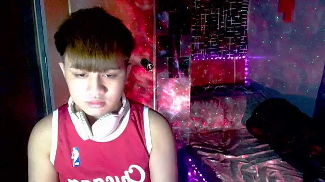 Snapshot of KentAivan chatting on 02-06-26, 05:42 KentAivan online show from 02-06-26, 05:42