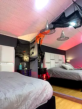 Samantha Milf   online show from 10-24-25, 07:57