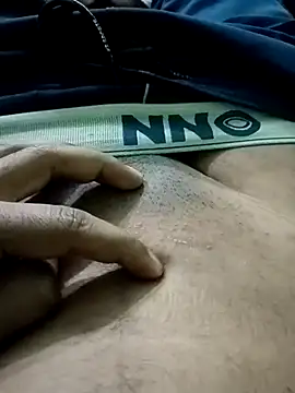 Snapshot of sexy_couple_38 chatting on 11-20-25, 06:19 sexy couple 38 online show from 11-20-25, 06:19