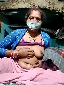 CUTE-004 online show from 11-29-25, 03:23