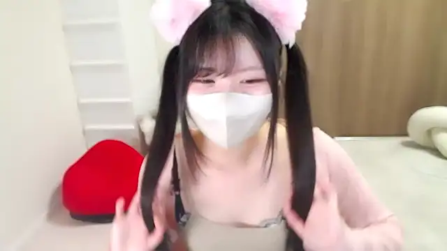 moka-neko online show from 10-18-25, 11:34