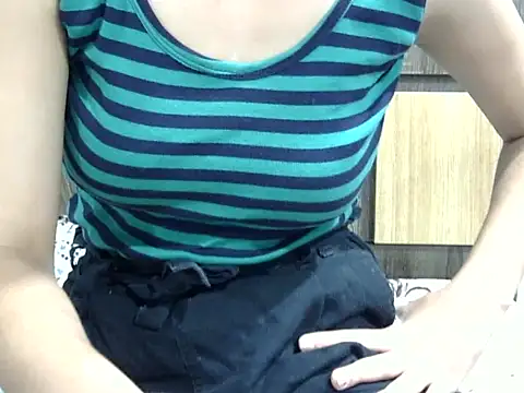 Snapshot of SEXYGUDIYA chatting on 09-26-25, 05:31 SEXYGUDIYA online show from 09-26-25, 05:31