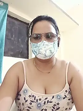 Snapshot of Your-vipasha chatting on 06-18-26, 04:56 Your-vipasha online show from 06-18-26, 04:56