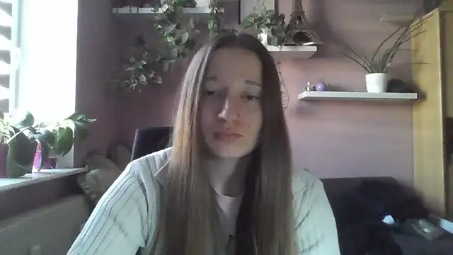 Snapshot of LindaPretty chatting on 10-14-25, 06:25 LindaPretty online show from 10-14-25, 06:25