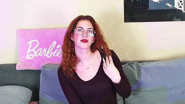 Snapshot of CaitlinMoon chatting on 10-09-25, 03:07 CaitlinMoon online show from 10-09-25, 03:07