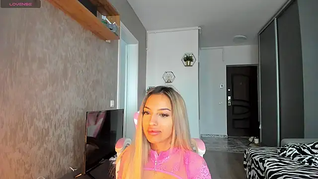 Anya Belle online show from 11-20-25, 08:48