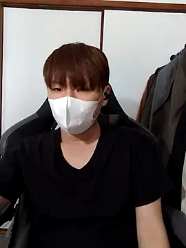 yuton 2525 online show from 10-27-25, 02:34