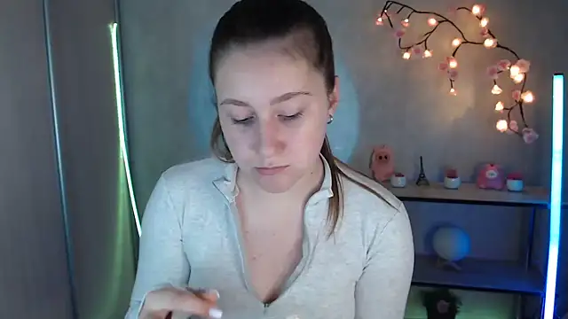 Snapshot of Milka_kamila chatting on 06-12-26, 12:36 Milka kamila online show from 06-12-26, 12:36