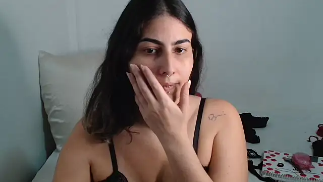 ApenasLys online show from 10-15-25, 03:20