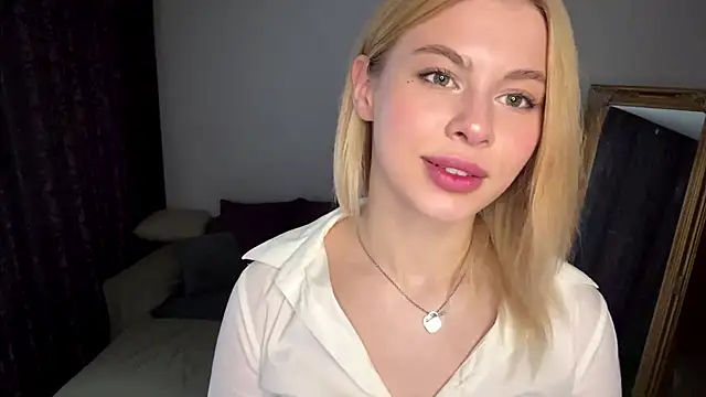 Snapshot of Lil_Elisa chatting on 09-11-25, 10:48 Lil Elisa online show from 09-11-25, 10:48