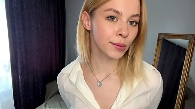 Snapshot of Lil_Elisa chatting on 09-12-25, 11:21 Lil Elisa online show from 09-12-25, 11:21