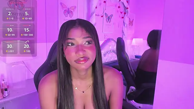 SophiaBloss online show from 11-26-25, 04:23