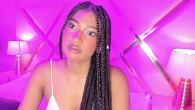 SophiaBloss online show from 11-20-25, 04:13