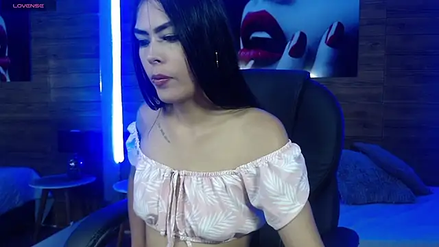 Snapshot of kiityvall19 chatting on 09-11-25, 01:00 kiityvall19 online show from 09-11-25, 01:00