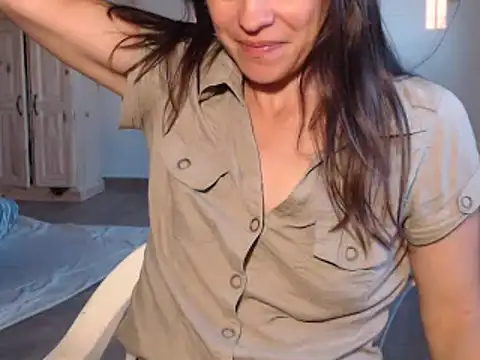 Missforever online show from 10-31-25, 10:16