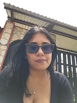 Snapshot of Monse--145 chatting on 09-28-25, 03:30 Monse--145 online show from 09-28-25, 03:30