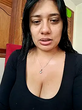 Snapshot of Monse--145 chatting on 09-21-25, 03:06 Monse--145 online show from 09-21-25, 03:06