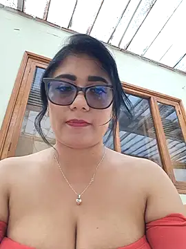 Snapshot of Monse--145 chatting on 09-19-25, 01:37 Monse--145 online show from 09-19-25, 01:37