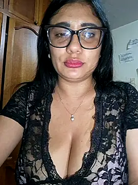 Snapshot of Monse--145 chatting on 10-01-25, 01:22 Monse--145 online show from 10-01-25, 01:22