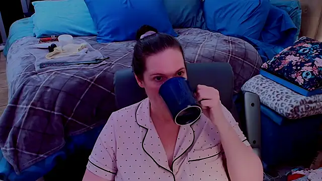 Snapshot of ninajaymes chatting on 05-19-26, 01:56 ninajaymes online show from 05-19-26, 01:56
