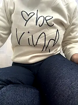 miss moonikaa online show from 01-08-26, 09:37