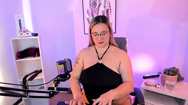 hollie joliie online show from 03-10-26, 12:20