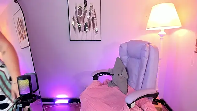 hollie joliie online show from 02-21-26, 11:34