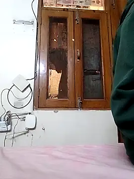 miss raavy online show from 12-21-25, 10:06