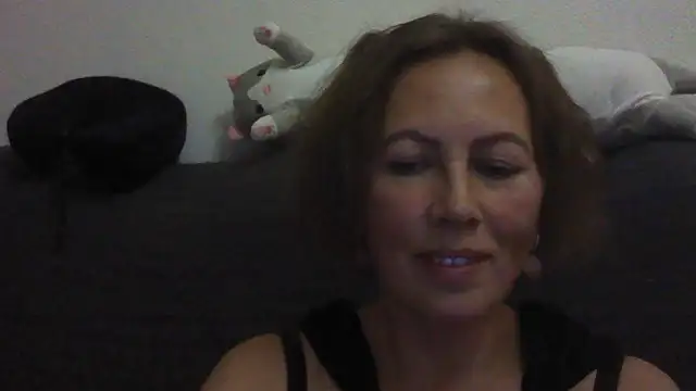 Snapshot of Loxiva chatting on 11-01-25, 05:51 Loxiva online show from 11-01-25, 05:51