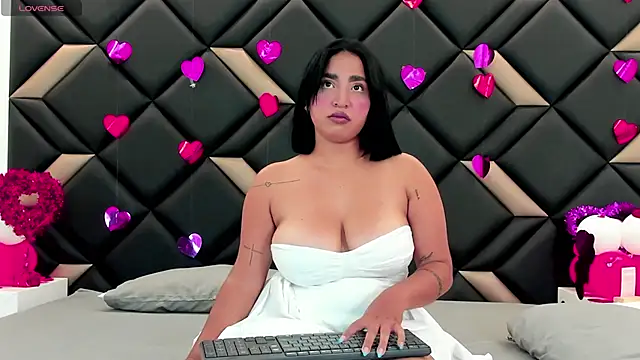 GeraldineSandoval online show from 02-14-26, 07:47