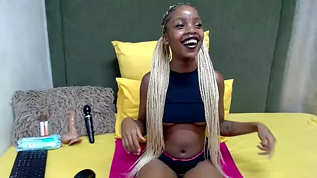 Littlebunny33 online show from 10-23-25, 07:12