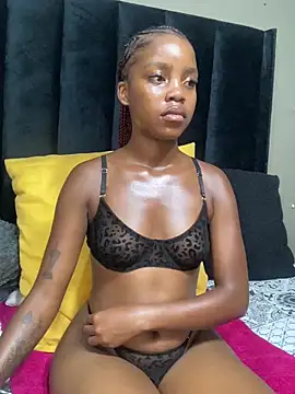 Littlebunny33 online show from 04-14-26, 07:19