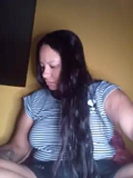 Snapshot of EAAM1@xh chatting on 06-11-26, 03:36 EAAM1xh online show from 06-11-26, 03:36