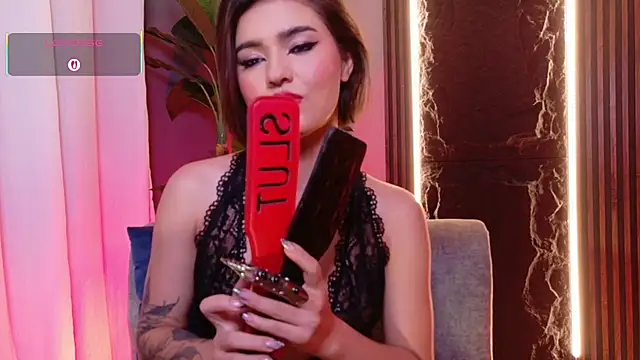 La Diabla 111  online show from 10-10-25, 06:42