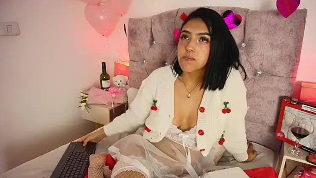 Dulce Bella  online show from 02-15-26, 08:02