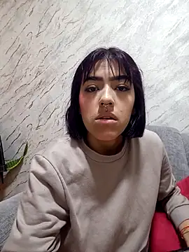 Dulce Bella  online show from 10-24-25, 03:27