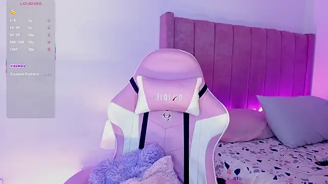AliceThundeer online show from 09-25-25, 04:07