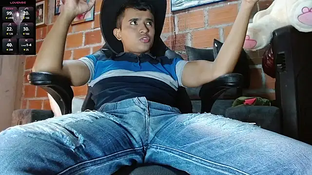 Snapshot of DayroDuran chatting on 02-08-26, 07:44 DayroDuran online show from 02-08-26, 07:44