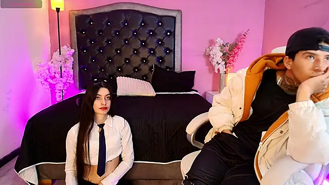 Snapshot of Mike_and_Sttar chatting on 09-15-25, 02:56 Mike and Sttar online show from 09-15-25, 02:56